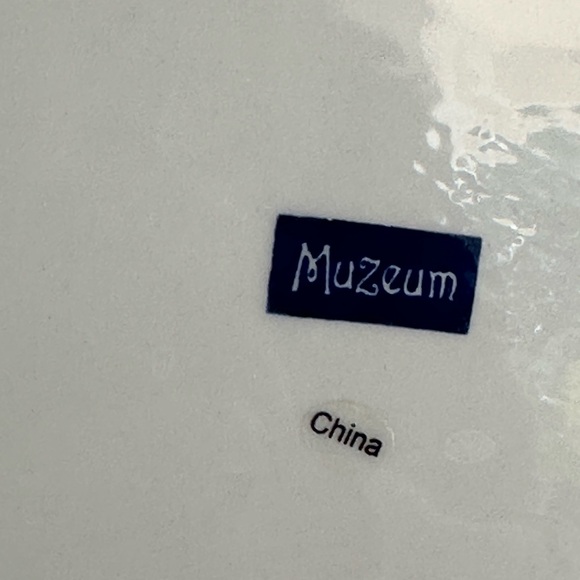 Colorful Abstract Face Art Plate - Picture 4 of 4